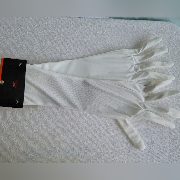 White evening gloves with creepy fingertips Halloween cosplay ice queen zombie - Picture 2 of 3
